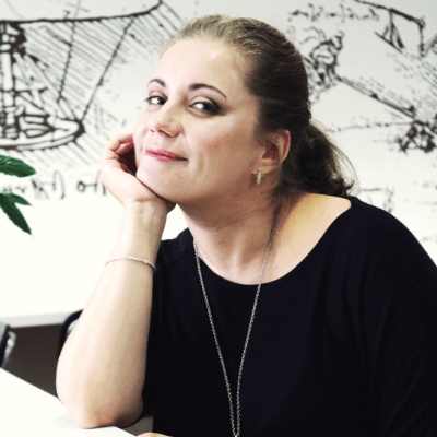 Дарья Сторожилова | Учим английский по-умному {{brizy_dc_image_alt imageSrc=